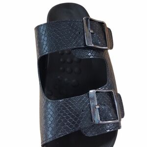 Black Malu Textured Slide Buckle Sandals Size 9 SB-1